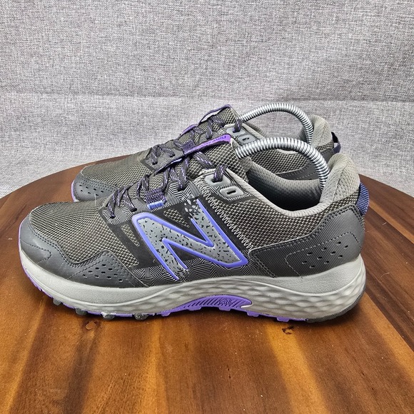 New Balance 410v8 Womens Trail Running Shoes Gray Purple WT410LQ8 Size 10 - Picture 2 of 13